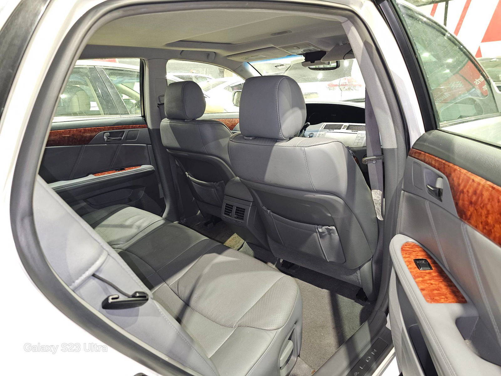 TOYOTA AVALON 2005 - Marhaba Auction Used Cars - Image 8