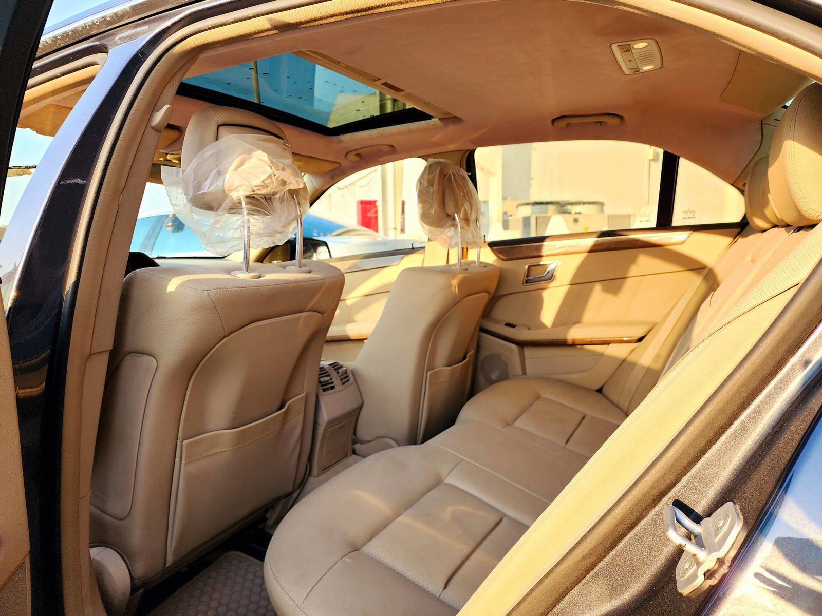 2011 MERCEDES BENZ E 350 — 334367 Miles — Lot 5BA371728 — Souq - Marhaba Auctions Used Cars - Image 6