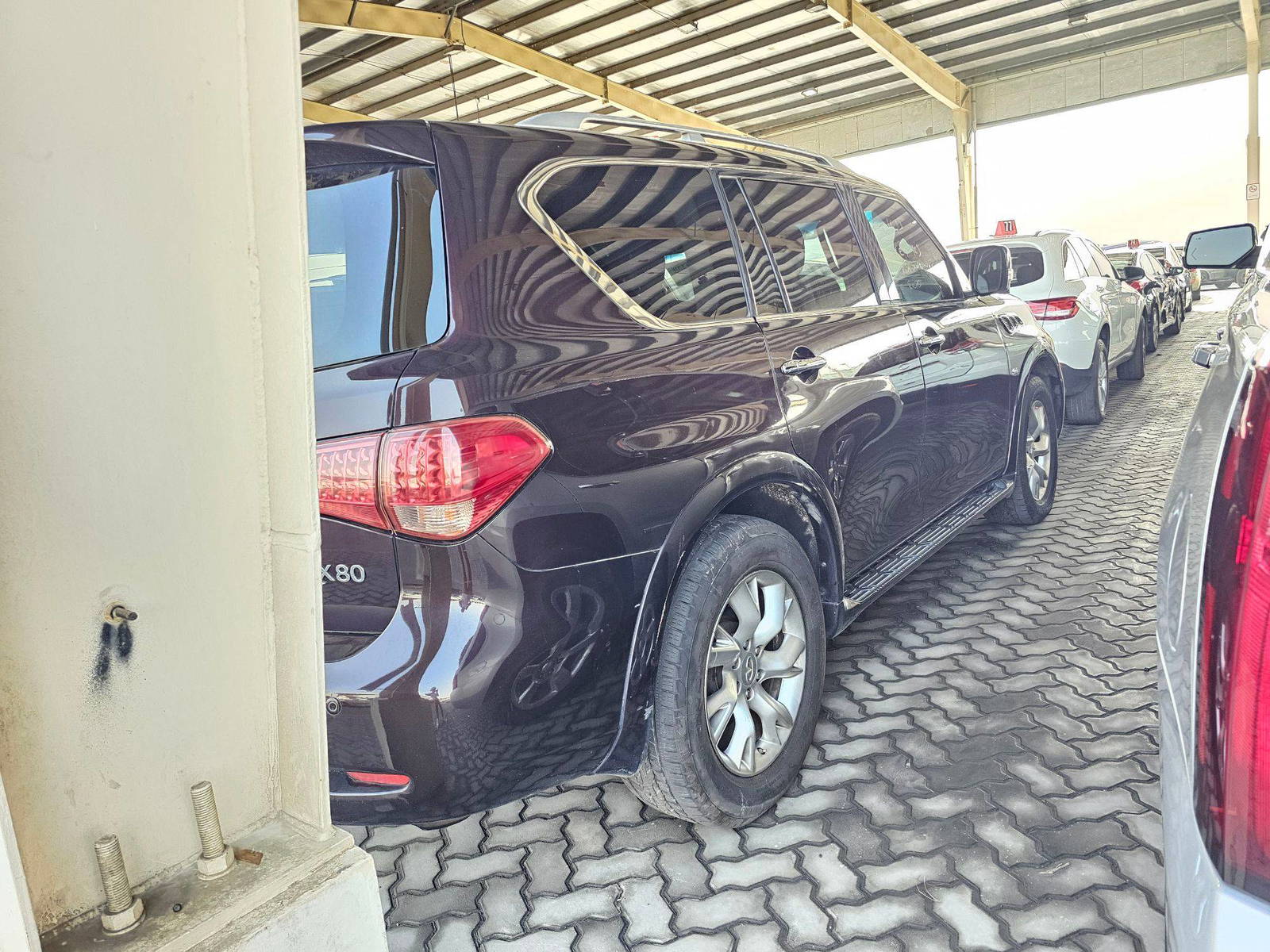 2014 INFINITI QX80 — 189714 Miles — Lot E9065544 — Souq - Marhaba Auctions Used Cars - Image 3