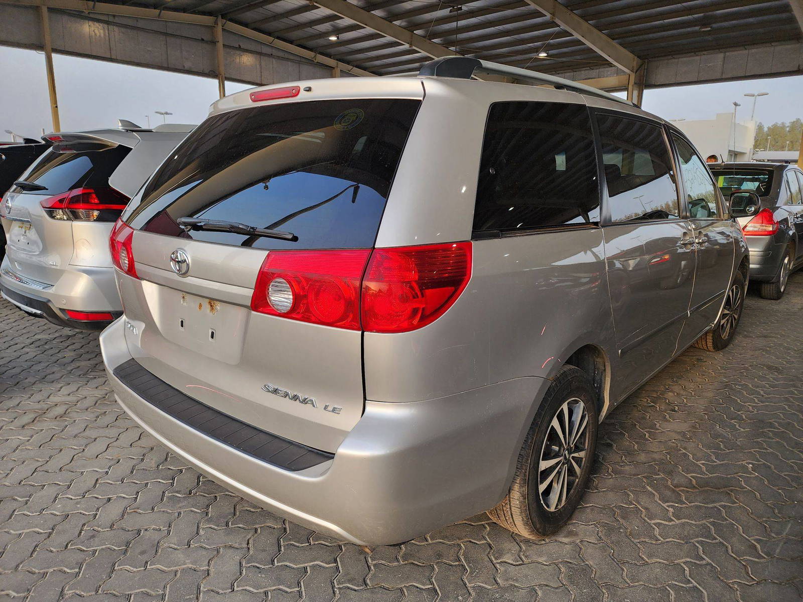 2006 TOYOTA SIENNA — 222909 Miles — Lot 43229564 — Souq - Marhaba Auctions Used Cars - Image 3