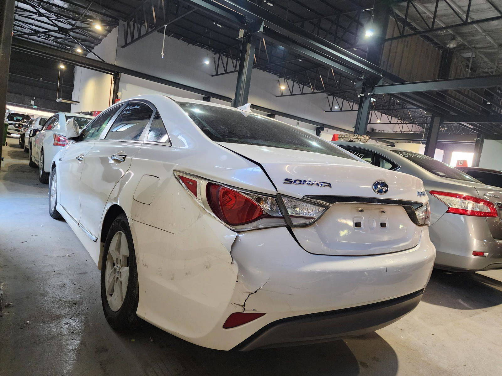 2012 HYUNDAI SONATA — 118594 Miles — Lot 22284 — Al Quoz - Marhaba Auctions Used Cars - Image 4
