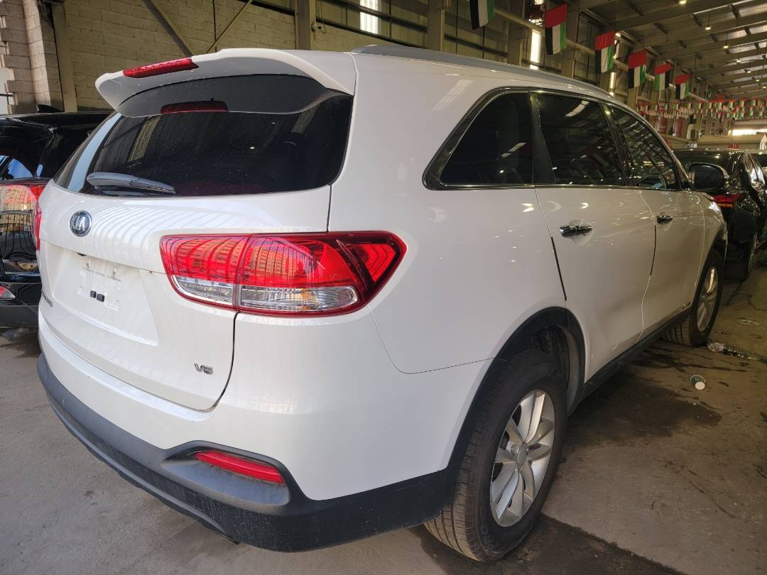2016 KIA SORENTO — 127104 Miles — Lot 094000 — Main - Marhaba Auctions Used Cars - Image 4