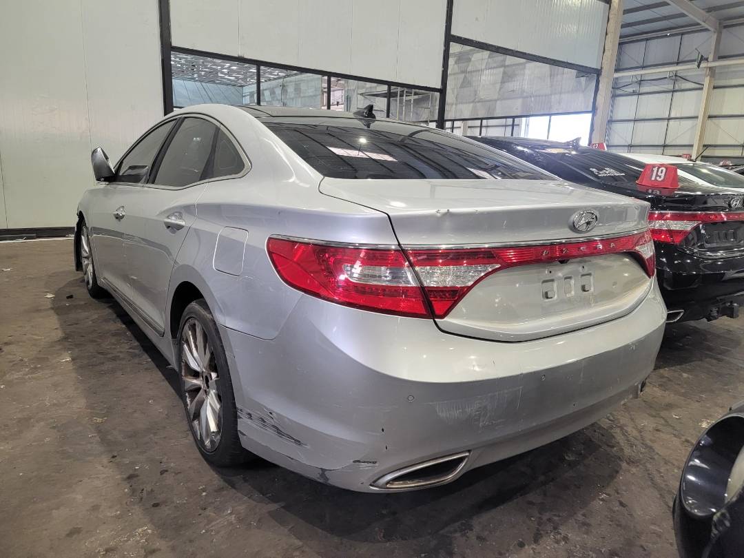 2012 HYUNDAI AZERA — 177466 Miles — Lot GXCA173752 — Main - Marhaba Auctions Used Cars - Image 3
