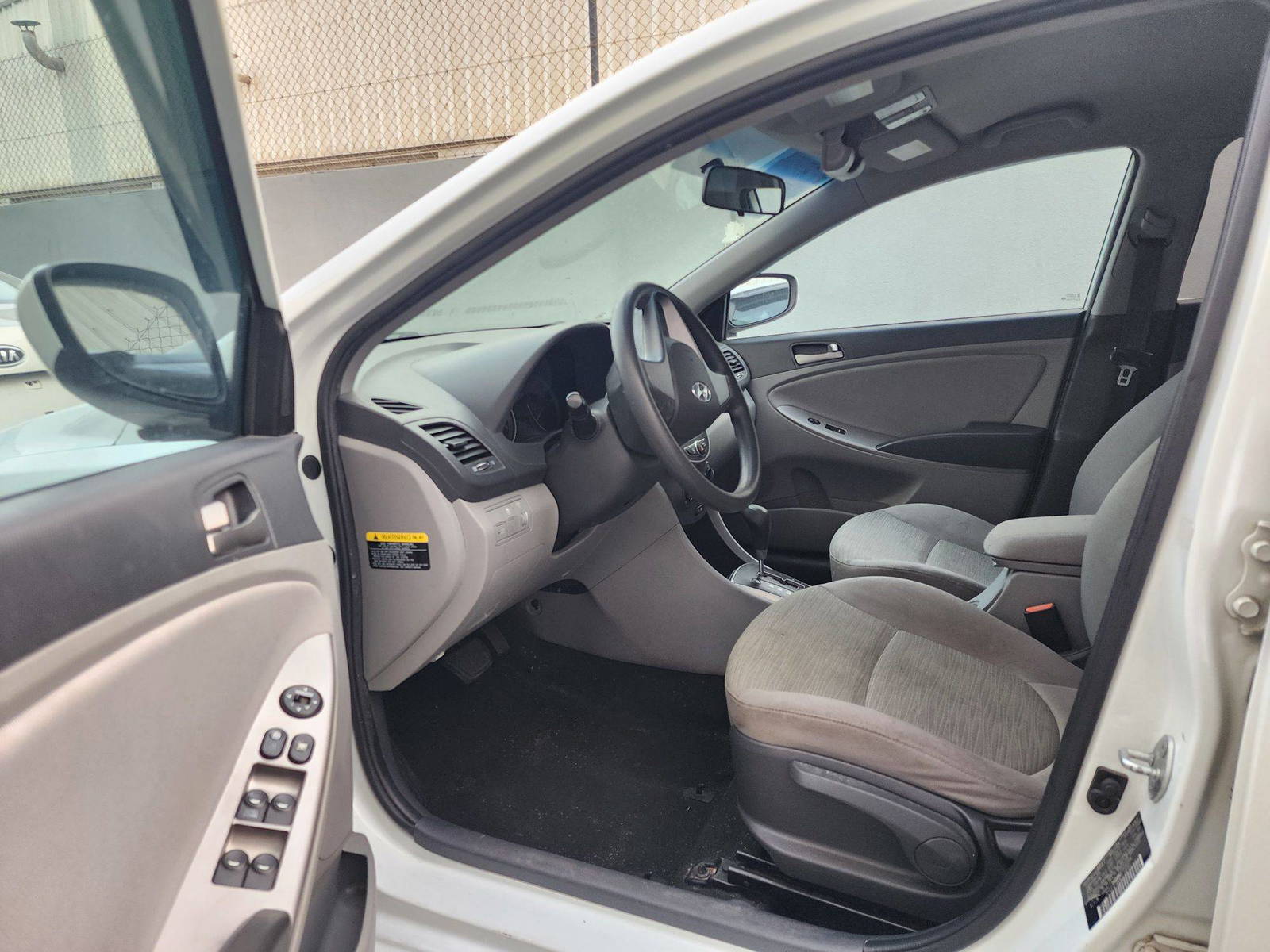 2016 HYUNDAI ACCENT — 140142 Miles — Lot 56337585 — Al Quoz - Marhaba Auctions Used Cars - Image 7