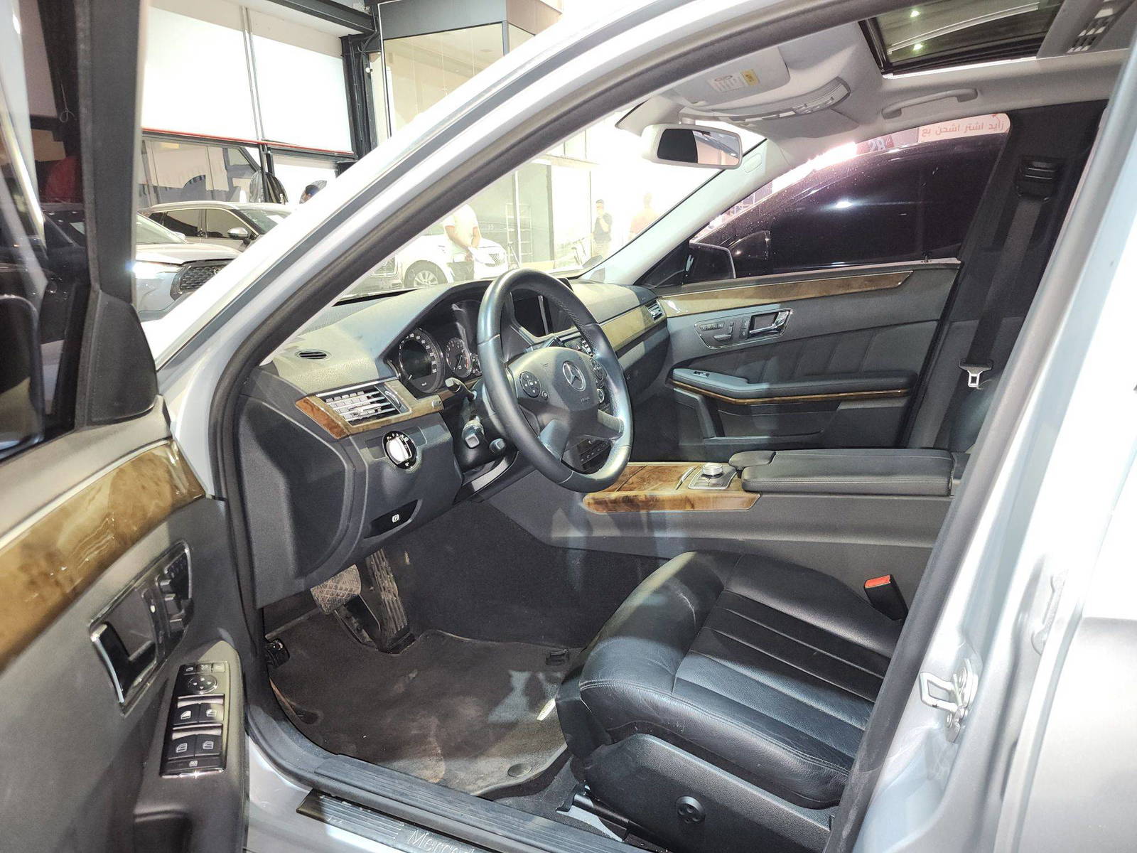 2010 MERCEDES BENZ E-300 — 199180 KM — Lot 059357 — Main - Marhaba Auctions Used Cars - Image 9