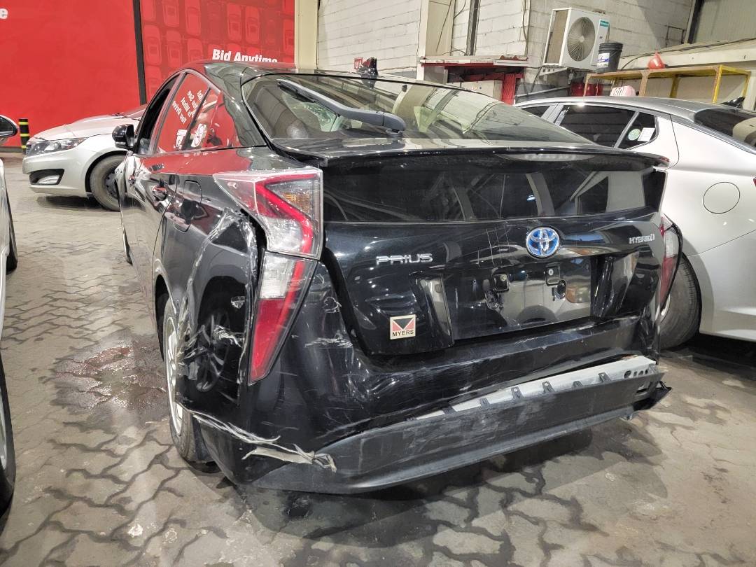 2017 TOYOTA PRIUS — 267871 KM — Lot 12303113 — Souq - Marhaba Auctions Used Cars - Image 5