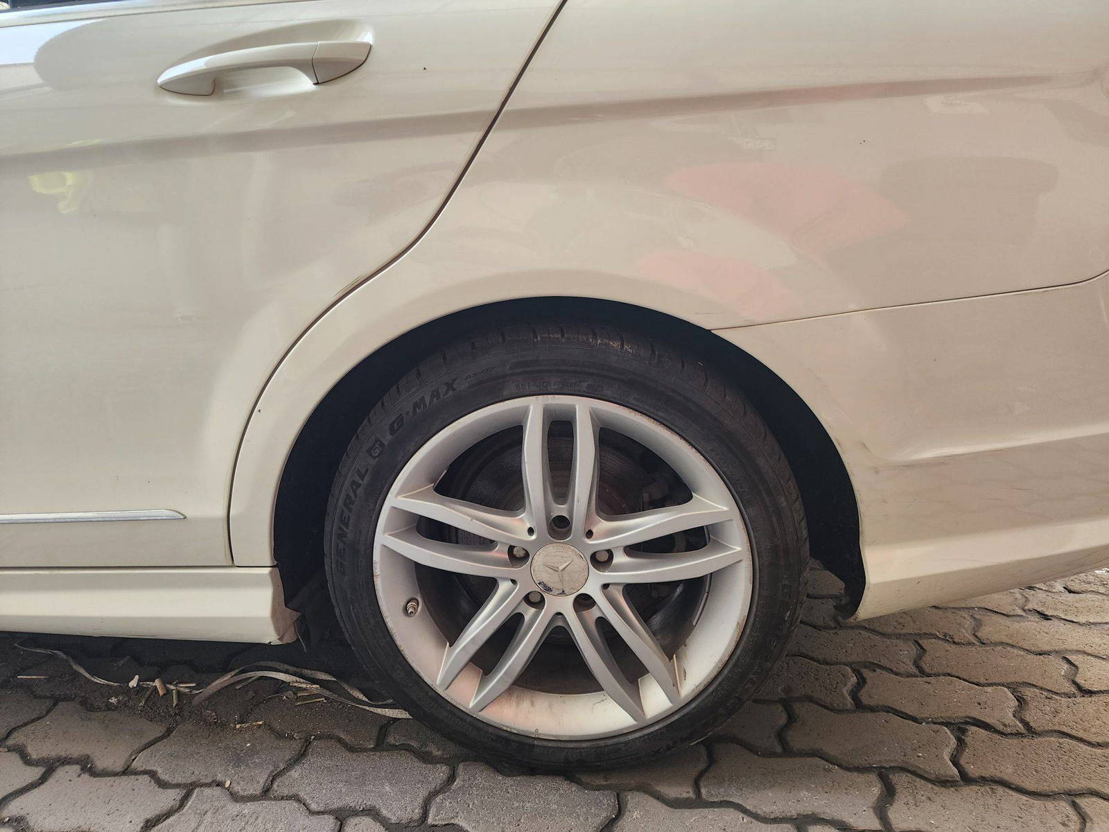 2012 MERCEDES BENZ C300 — 133908 Miles — Lot F856784 — Main - Marhaba Auctions Used Cars - Image 12