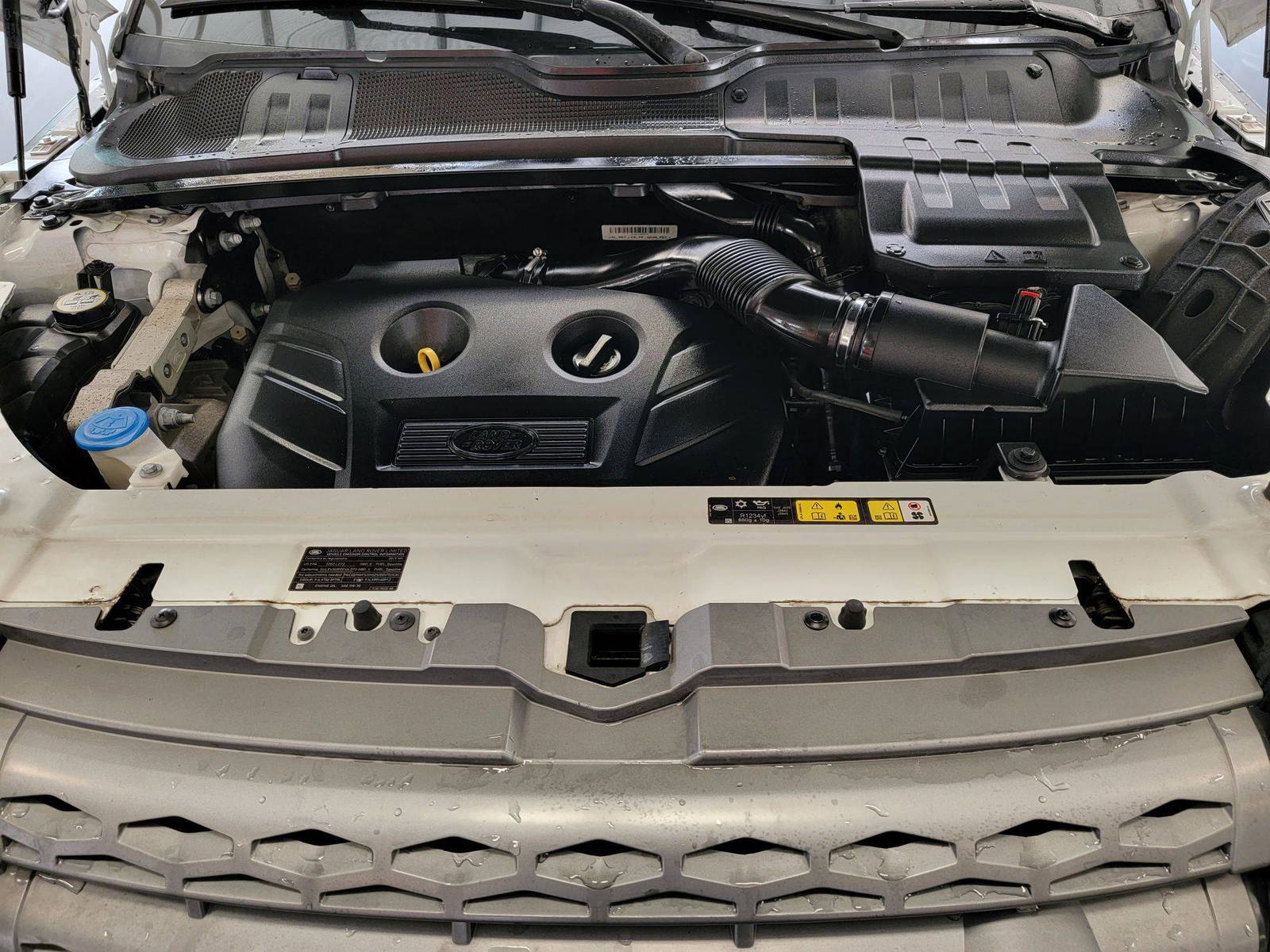 LAND ROVER RANGE ROVER EVOQUE PURE 2015 - Marhaba Auction Used Cars - Image 11