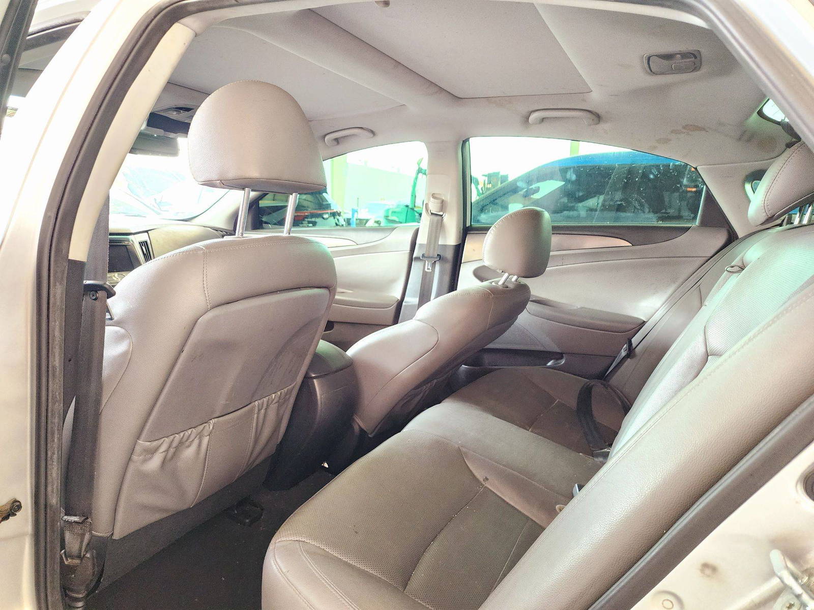 2014 HYUNDAI SONATA — 180888 Miles — Lot A4XEA115904 — Souq - Marhaba Auctions Used Cars - Image 6