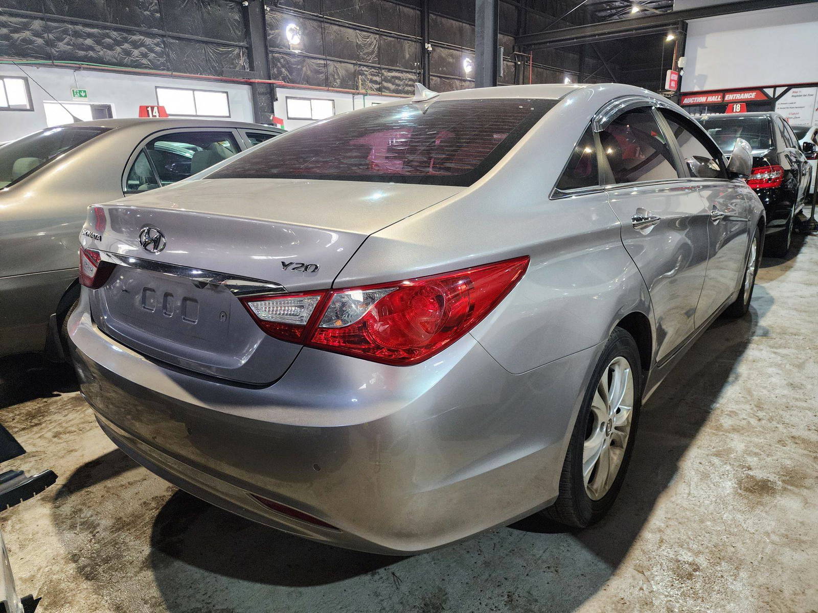 2011 HYUNDAI SONATA — 98696 KM — Lot 289835 — Al Quoz - Marhaba Auctions Used Cars - Image 4