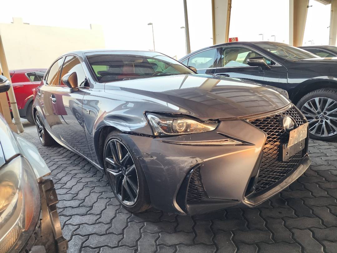 2017 LEXUS IS 300 — 206365 KM — Lot 023095 — Souq - Marhaba Auctions Used Cars - Image 4
