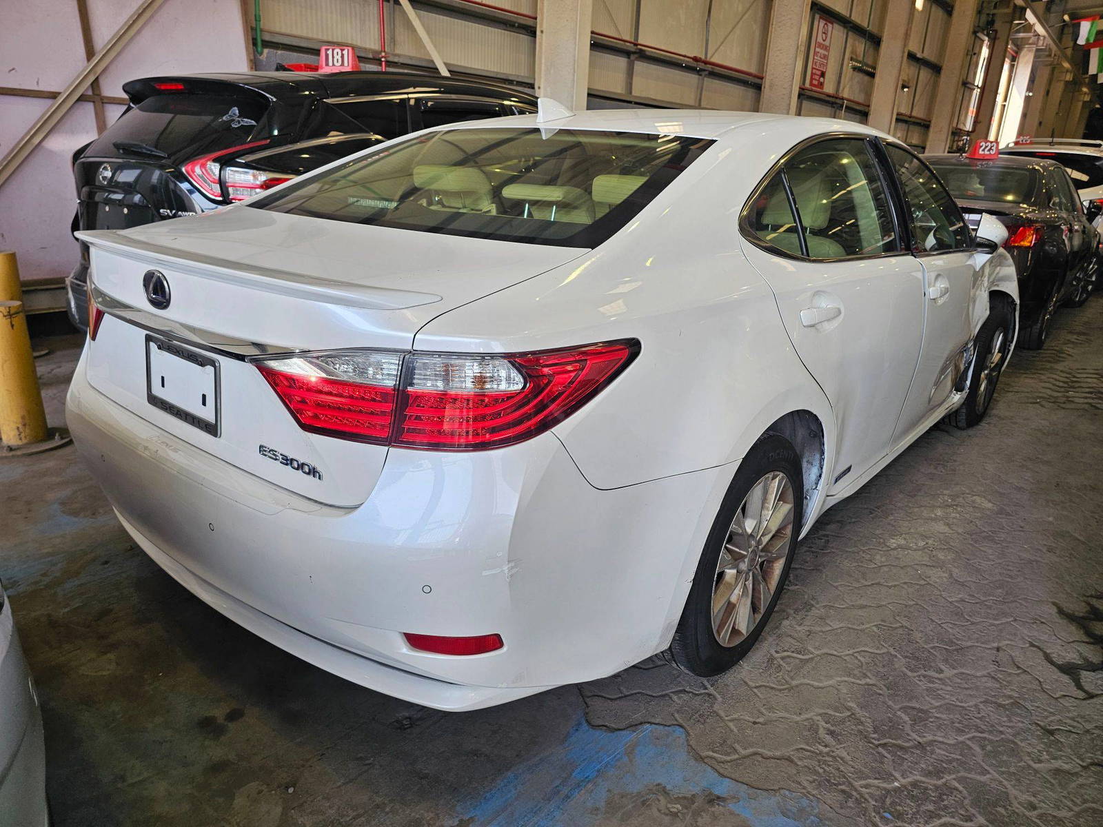 2015 LEXUS ES 300H — 206250 Miles — Lot 81677915 — Souq - Marhaba Auctions Used Cars - Image 5