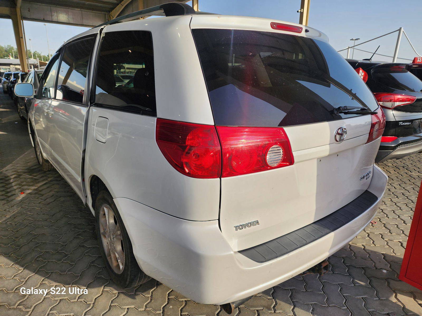 2006 TOYOTA SIENNA — 206426 Miles — Lot 38534219 - Marhaba Auctions Used Cars - Image 4