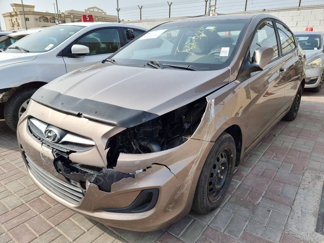 2012 HYUNDAI ACCENT — 175582 KM — Lot 259677 — Souq - Marhaba Auctions Used Cars - Image 5