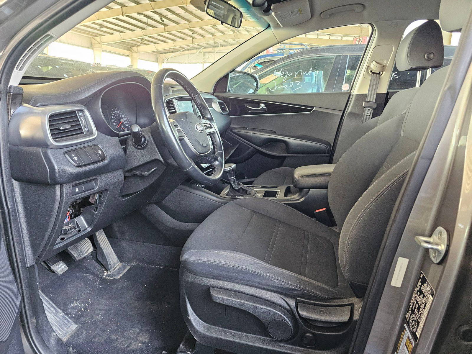 2019 KIA SORENTO — 155581 KM — Lot 58299445 — Souq - Marhaba Auctions Used Cars - Image 8