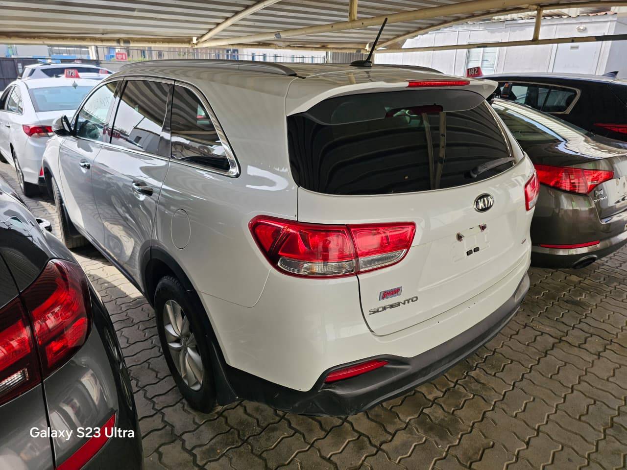2017 KIA SORENTO — 165115 Miles — Lot G215595 — Souq - Marhaba Auctions Used Cars - Image 6