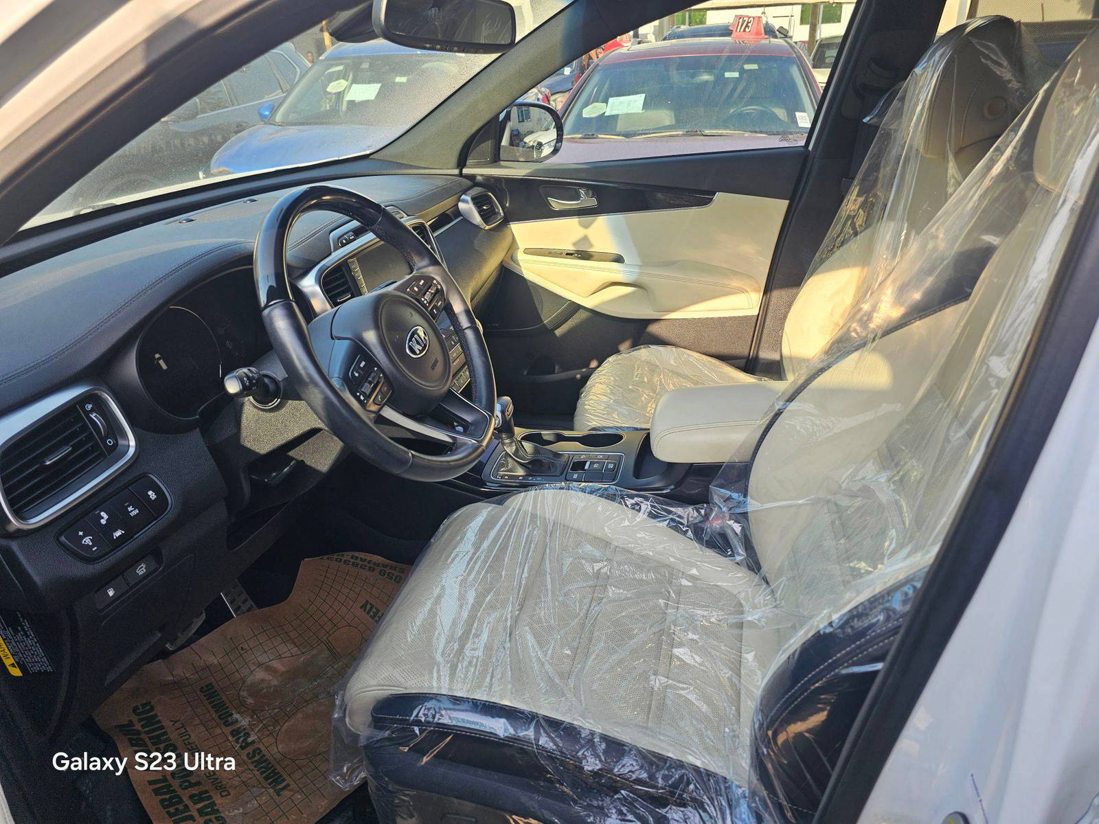 KIA SORENTO 2017 - Marhaba Auction Used Cars - Image 8