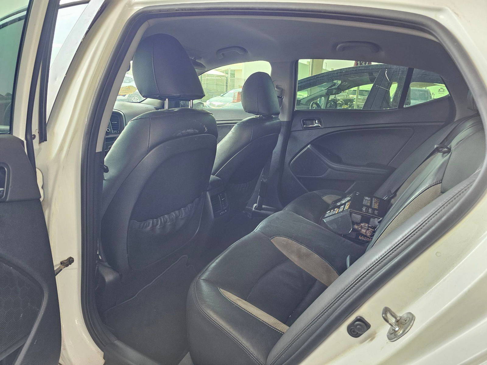 2012 KIA OPTIMA — 180153 Miles — Lot 42531924 — Souq - Marhaba Auctions Used Cars - Image 6