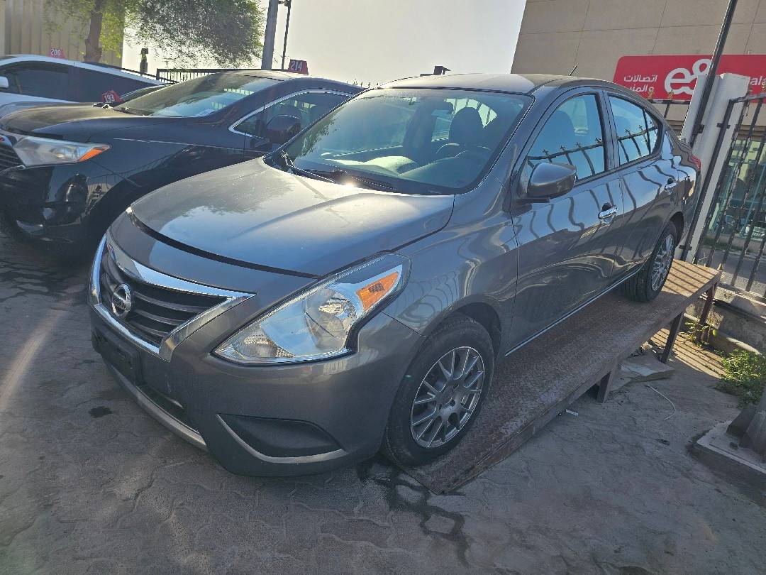 NISSAN VERSA