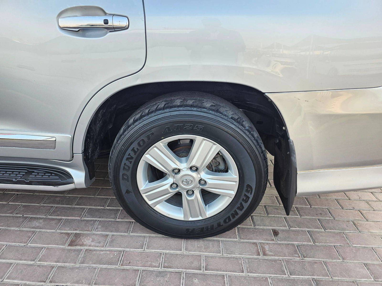 2014 TOYOTA LAND CRUISER — 197457 KM — Lot 6E4068724 — Souq - Marhaba Auctions Used Cars - Image 11