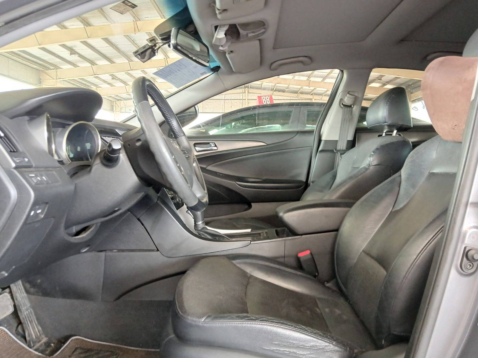 2012 HYUNDAI SONATA — 200434 KM — Lot 024067 — Souq - Marhaba Auctions Used Cars - Image 9