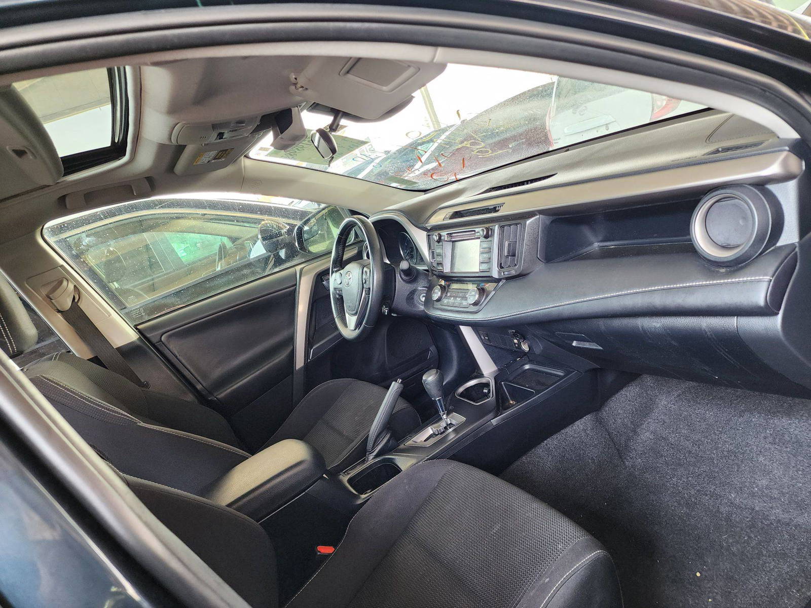 2018 TOYOTA RAV4 — 82775 Miles — Lot 37519898 — Souq - Marhaba Auctions Used Cars - Image 5