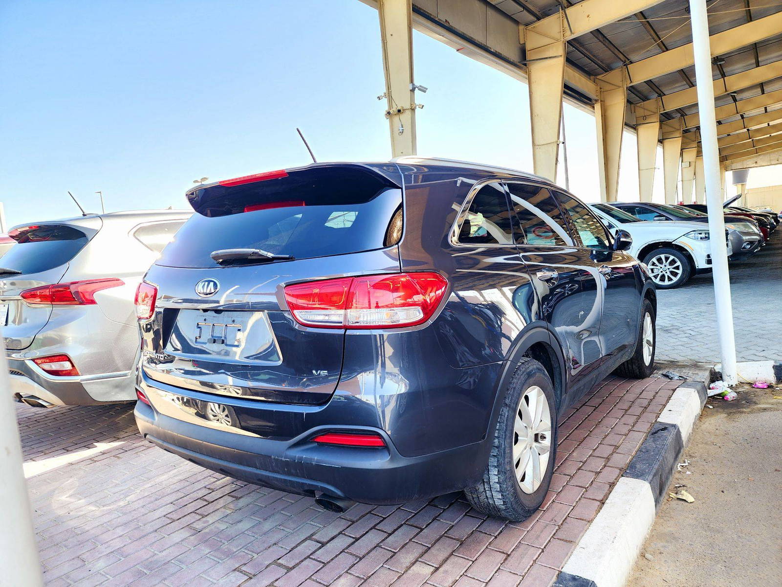 2018 KIA SORENTO — 152776 Miles — Lot 50167681 — Souq - Marhaba Auctions Used Cars - Image 4