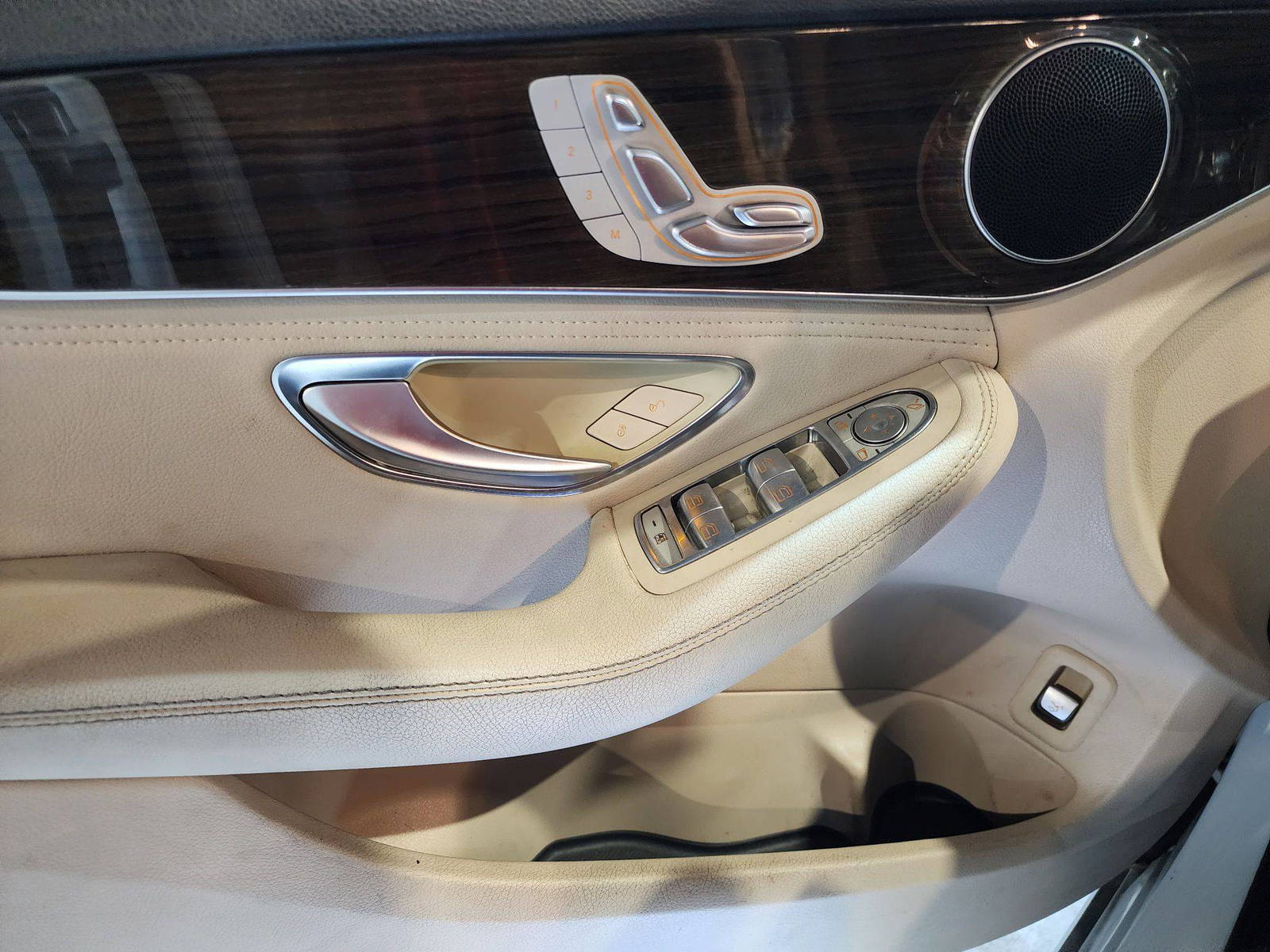 MERCEDES BENZ C300 2015 - Marhaba Auction Used Cars - Image 10