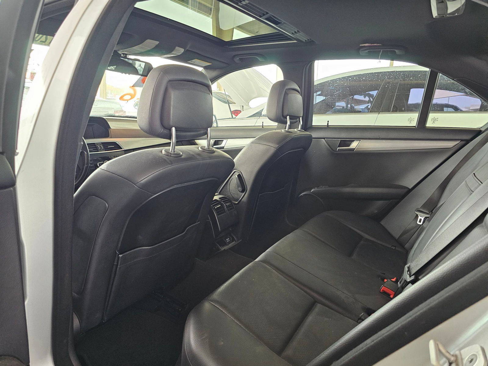 2014 MERCEDES BENZ C-250 — 146979 Miles — Lot B8EA939270 — Souq - Marhaba Auctions Used Cars - Image 6