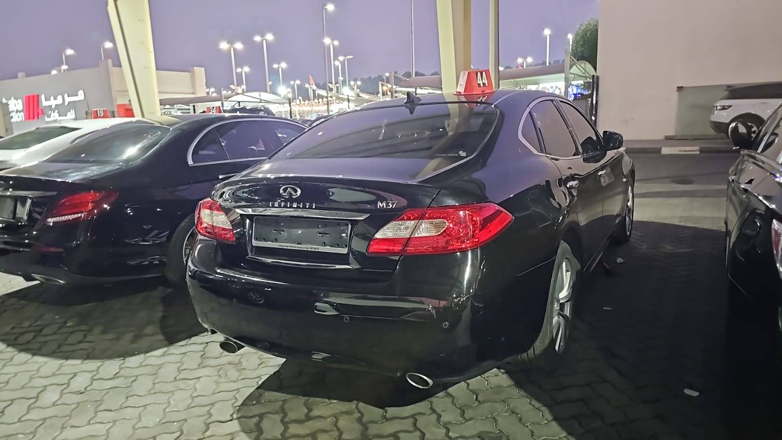 2011 INFINITI M37 — 175651 KM — Lot EXBM511825 — Souq - Marhaba Auctions Used Cars - Image 5