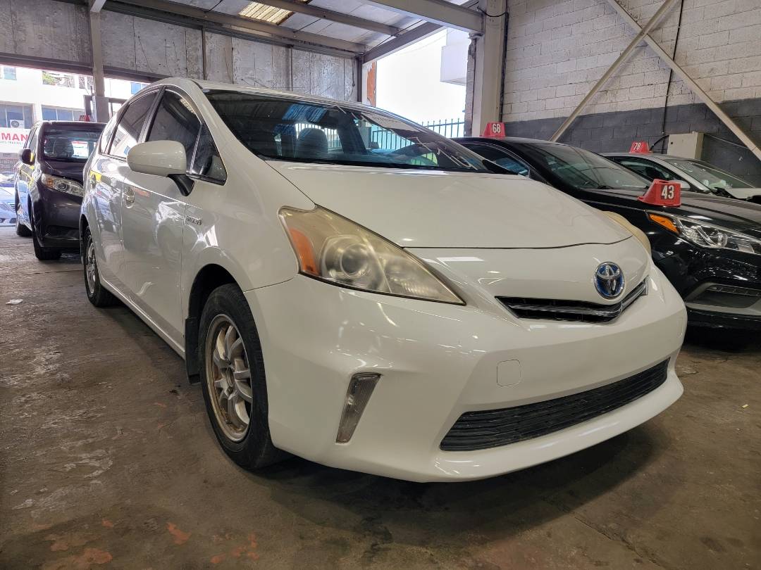 2012 TOYOTA PRIUS — 246 530 Miles — Lot UXC3144714 — Main - Marhaba Auctions Used Cars - Image 4