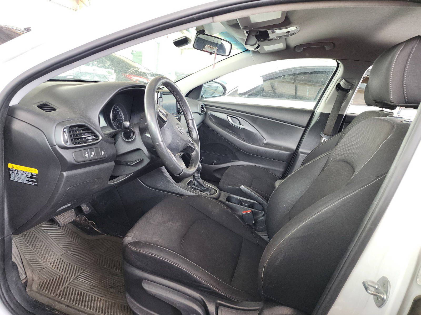 2018 HYUNDAI ELANTRA GT — 187802 KM — Lot 060112 — Main - Marhaba Auctions Used Cars - Image 8