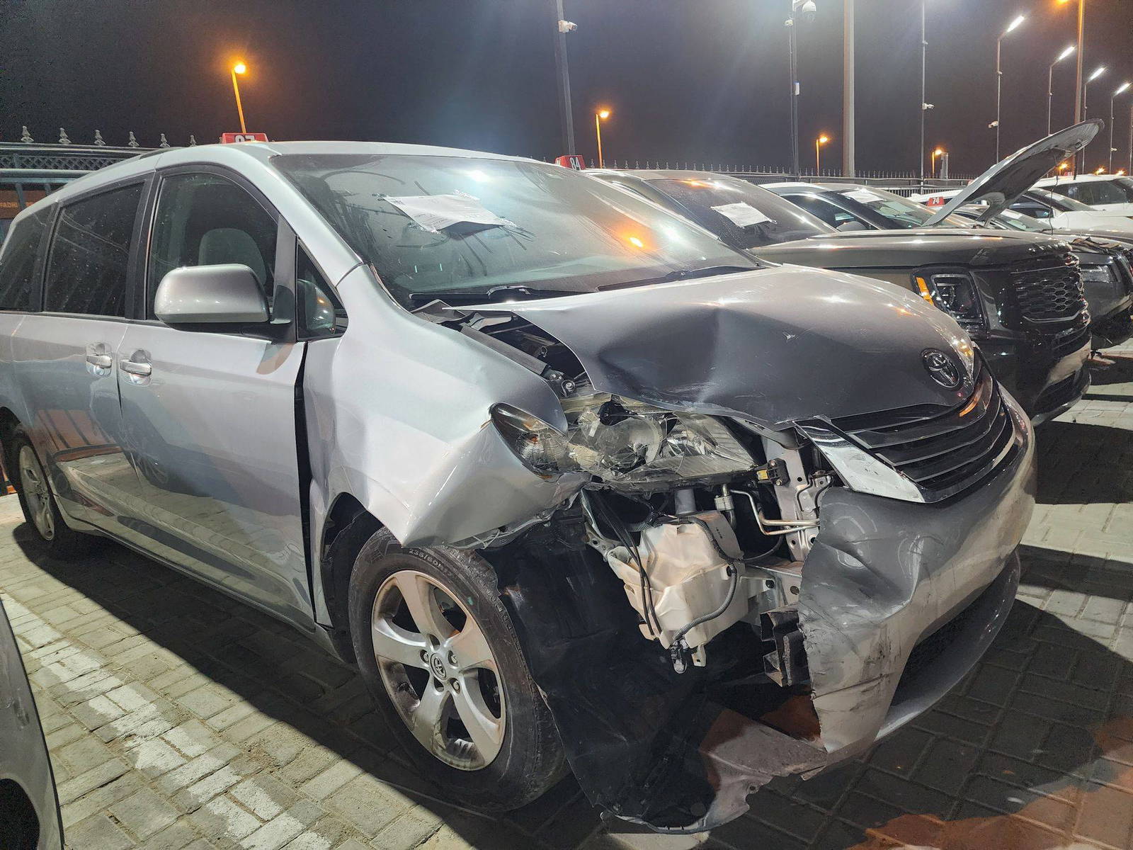 TOYOTA SIENNA 2017 - Marhaba Auction Used Cars - Image 4