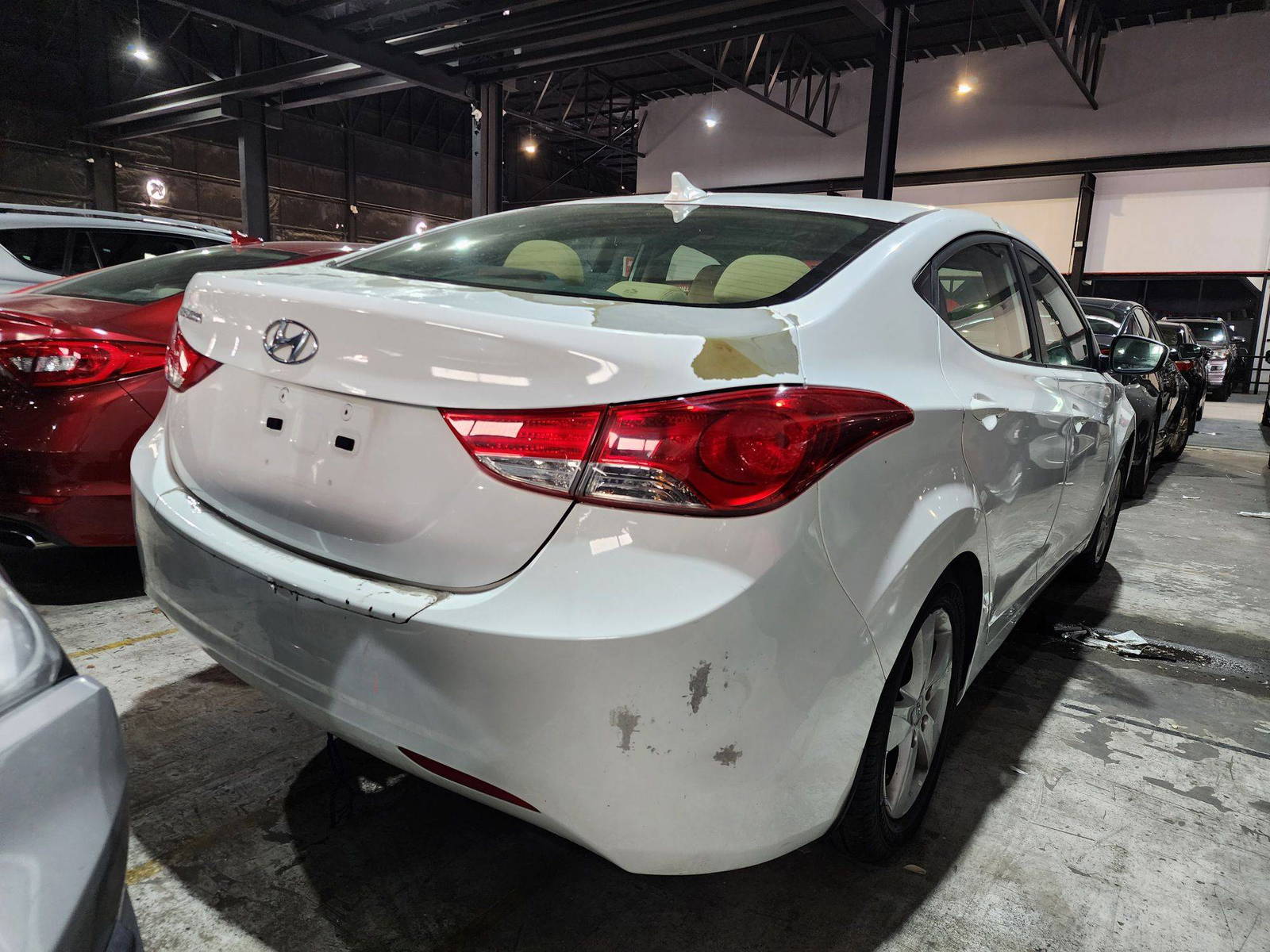 2013 HYUNDAI ELANTRA — 215599 Miles — Lot 317624 — Al Quoz - Marhaba Auctions Used Cars - Image 3