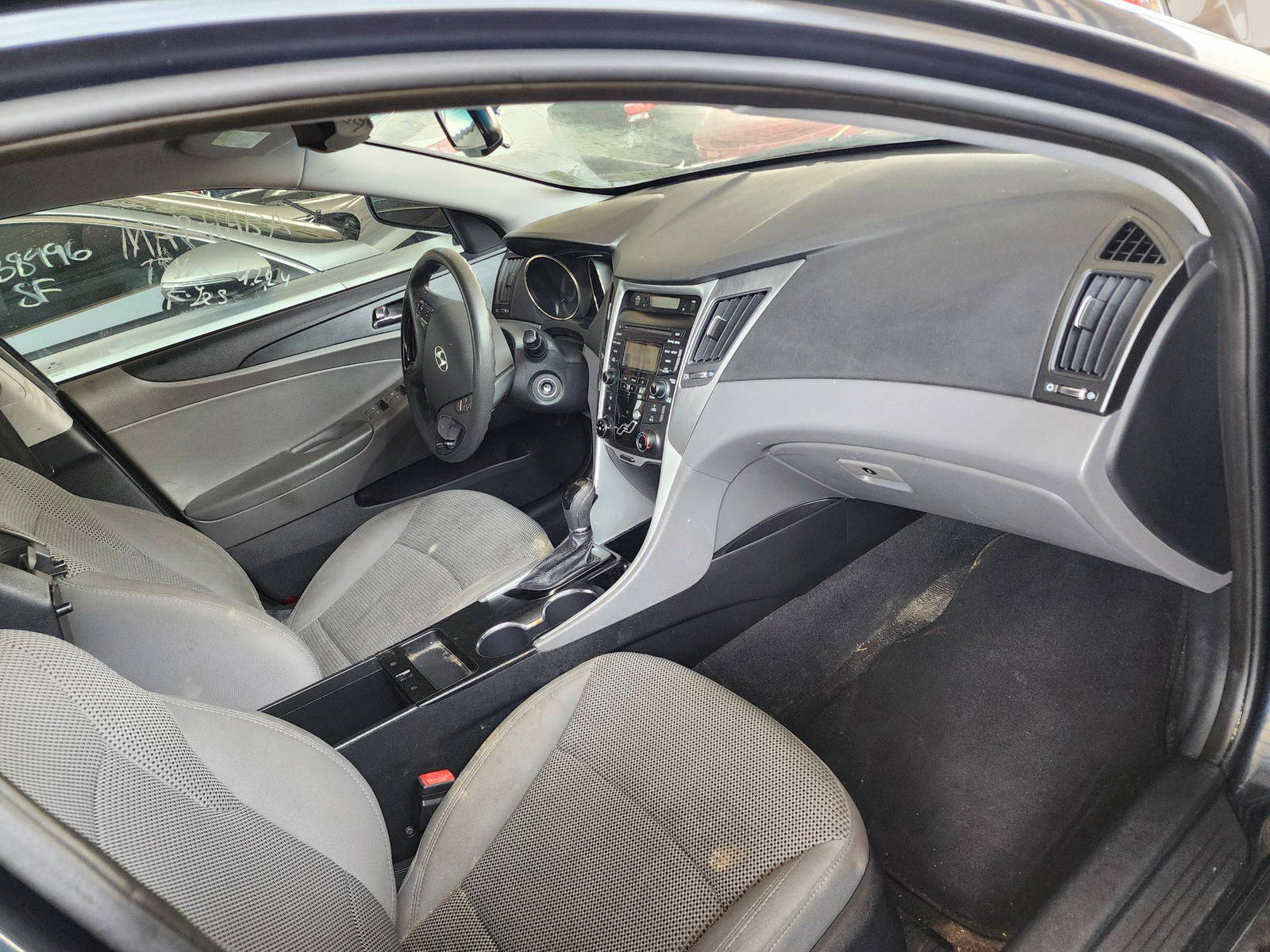 2012 HYUNDAI SONATA — 129858 Miles — Lot 38786805 — Souq - Marhaba Auctions Used Cars - Image 5