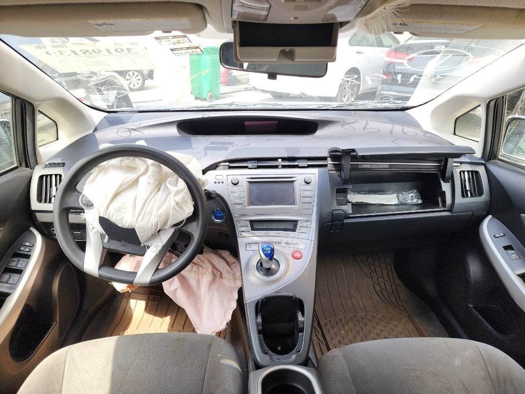 2012 TOYOTA PRIUS — 223407 Miles — Lot 27665 — Souq - Marhaba Auctions Used Cars - Image 7