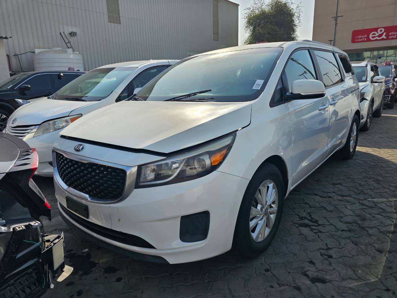 2015 KIA SEDONA — 166678 Miles — Lot 77300115 — Main - Marhaba Auctions Used Cars - Image 4