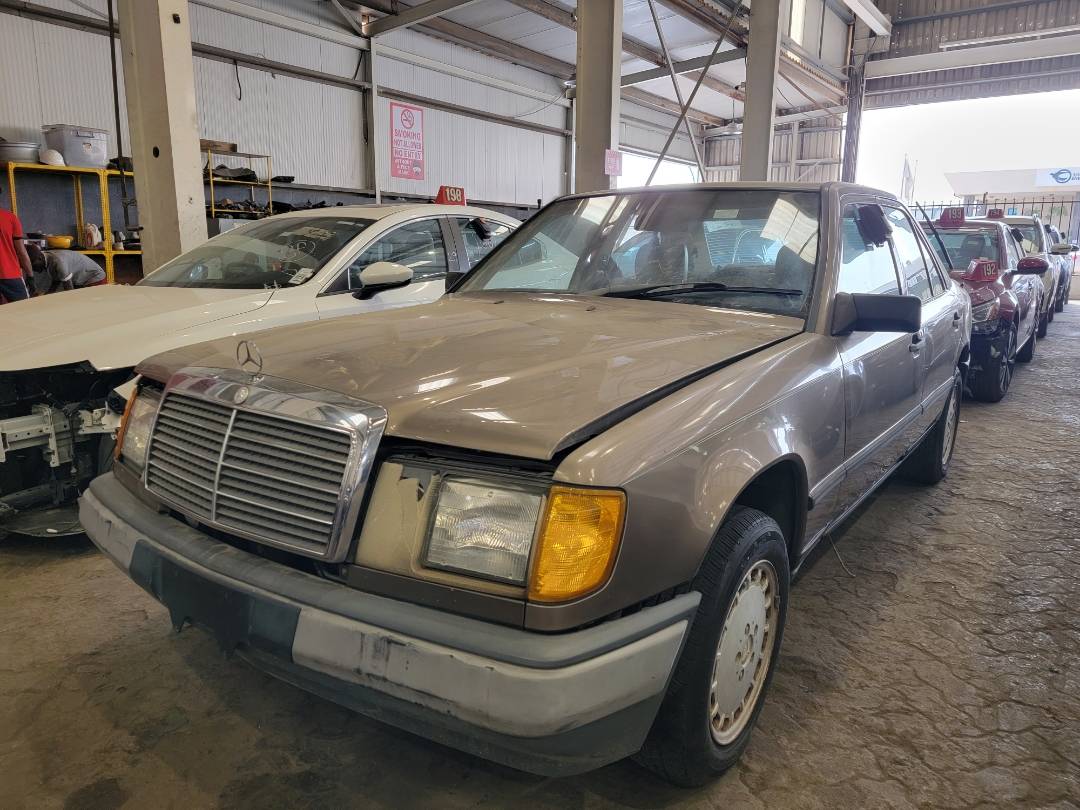 MERCEDES BENZ 260 1987 - Marhaba Auction Used Cars - Image 5