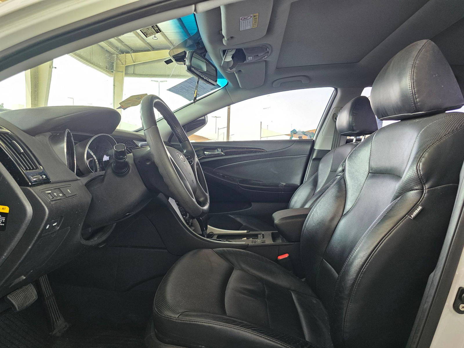 2011 HYUNDAI SONATA — 96446 KM — Lot 236326 — Souq - Marhaba Auctions Used Cars - Image 9