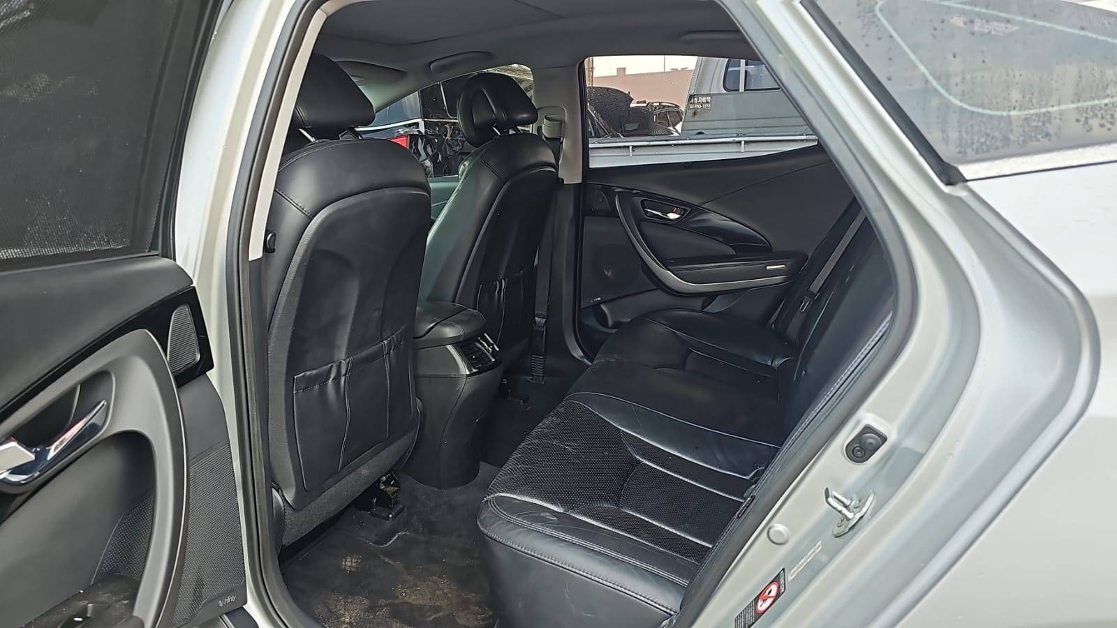 2014 HYUNDAI AZERA — 151526 Miles — Lot 1EA396426 — Souq - Marhaba Auctions Used Cars - Image 9