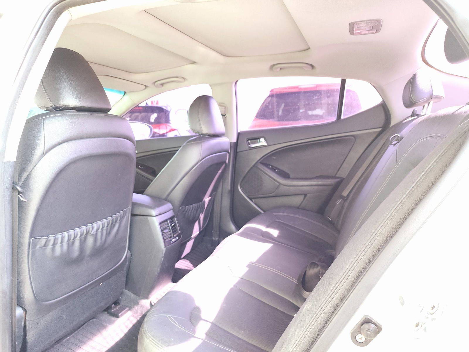2011 KIA K5 — 159816 KM — Lot 052724 — Souq - Marhaba Auctions Used Cars - Image 6