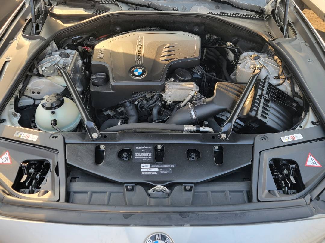 2009 BMW 528i — 267868 KM — Lot X39014 — Main - Marhaba Auctions Used Cars - Image 12