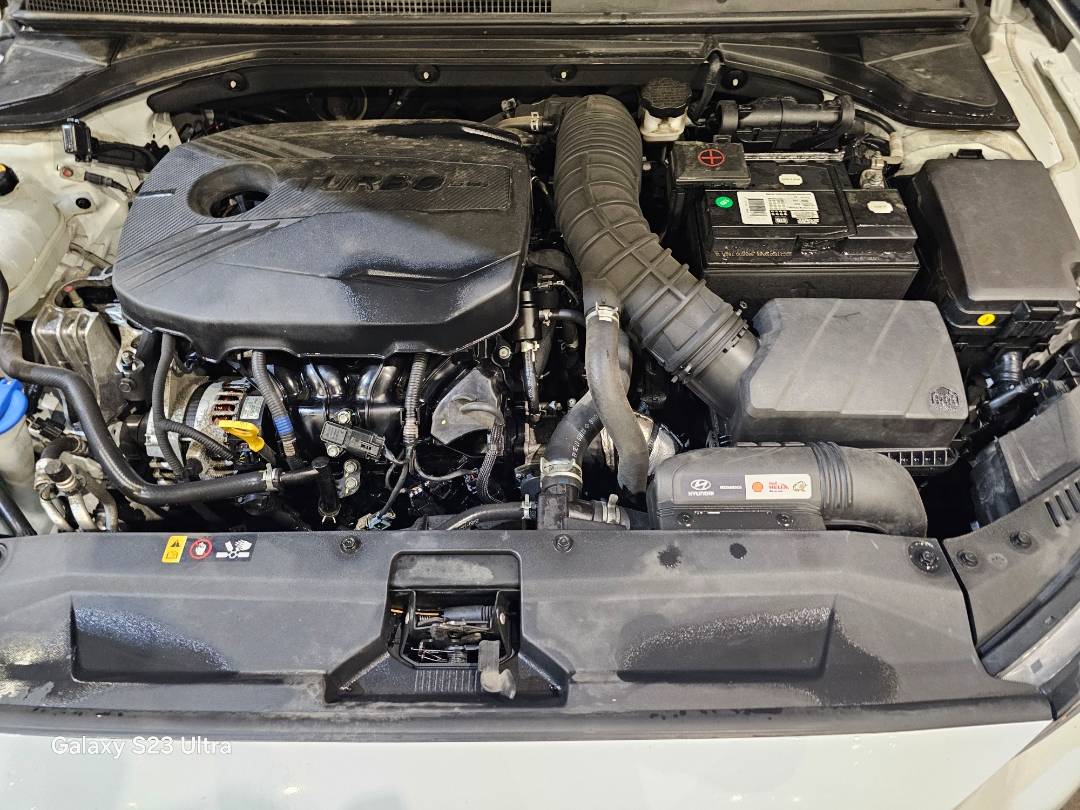 2019 HYUNDAI VELOSTER — 92726 Miles — Lot 015856 — Souq - Marhaba Auctions Used Cars - Image 11