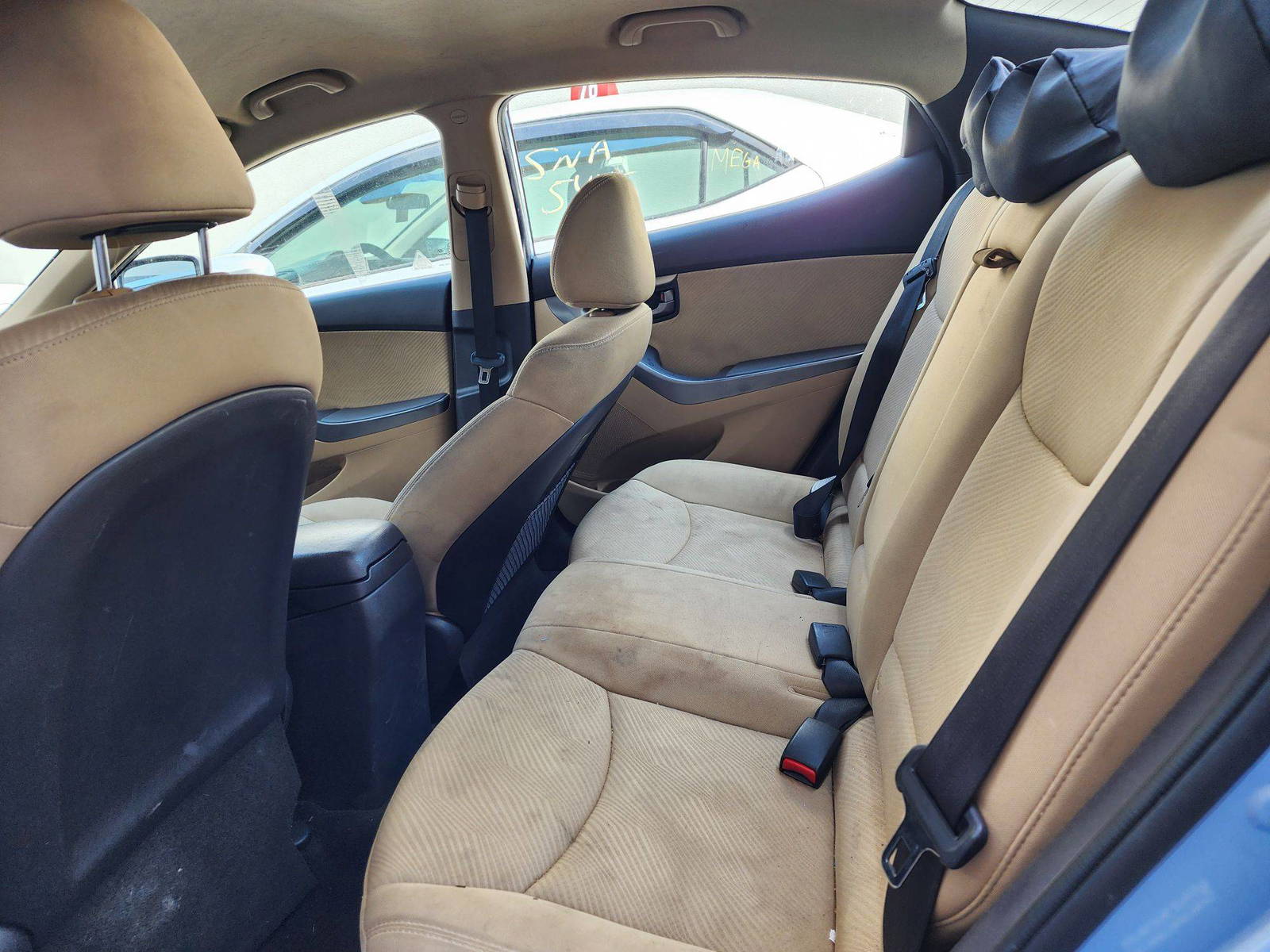 2011 HYUNDAI ELANTRA — 213672 Miles — Lot 75624523 — Al Quoz - Marhaba Auctions Used Cars - Image 6