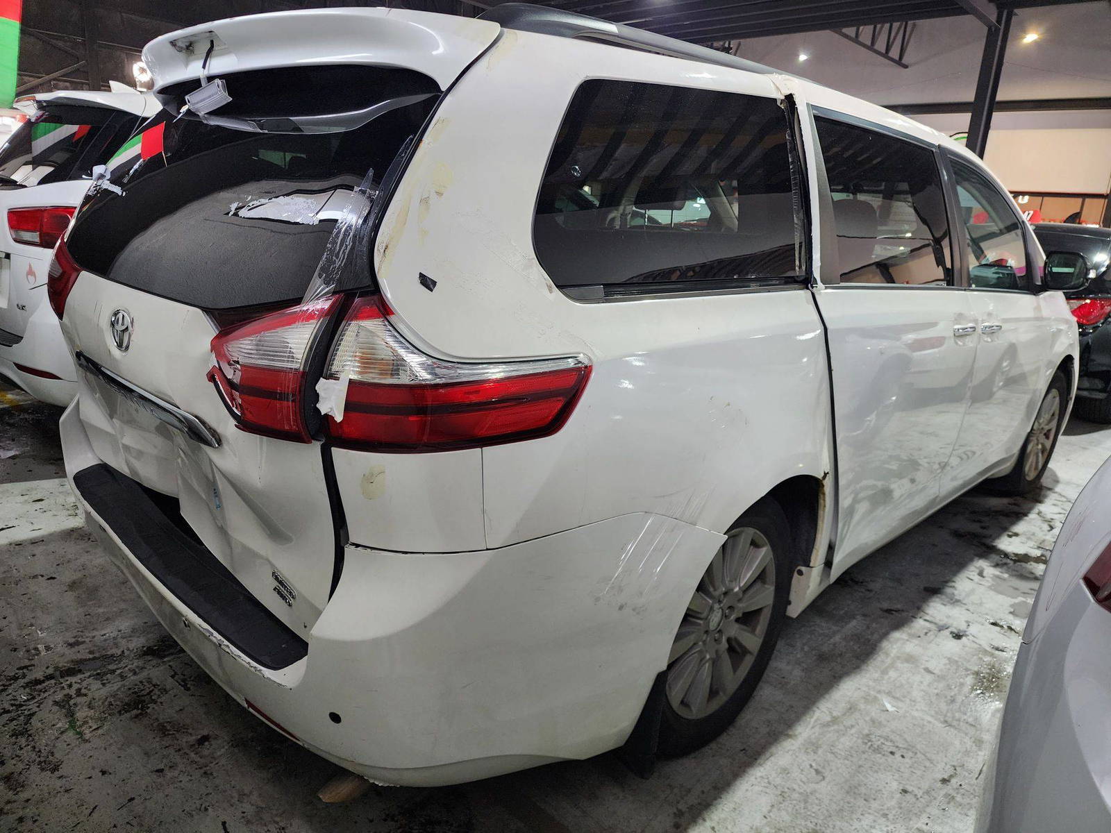 2016 TOYOTA SIENNA — 175926 KM — Lot DC1GS128918 — Ind. 12 - Marhaba Auctions Used Cars - Image 5