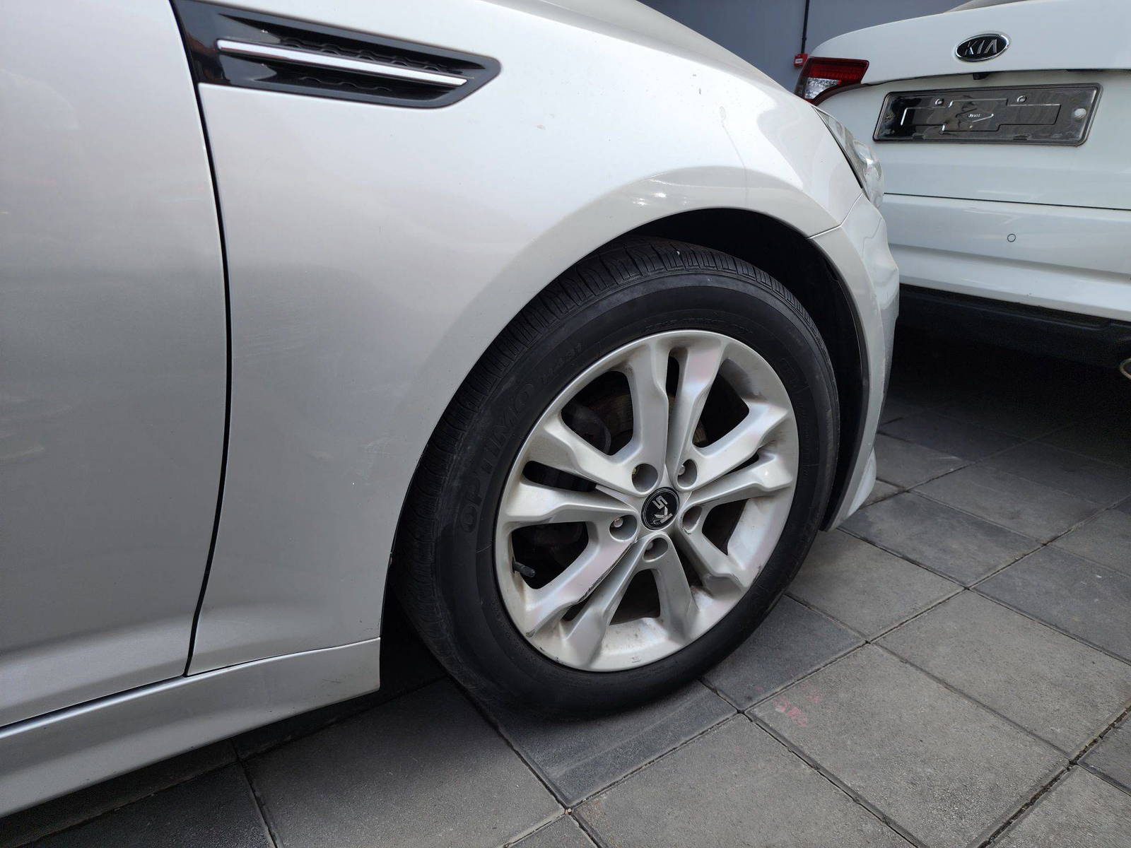 2011 KIA K5 — 77760 KM — Lot 128489 — Al Quoz - Marhaba Auctions Used Cars - Image 14