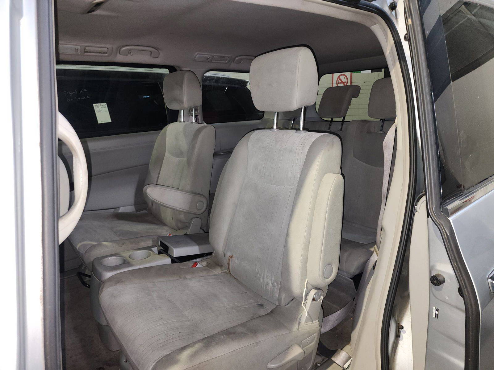 2011 NISSAN QUEST — 176765 Miles — Lot 9008792 — Al Quoz - Marhaba Auctions Used Cars - Image 7