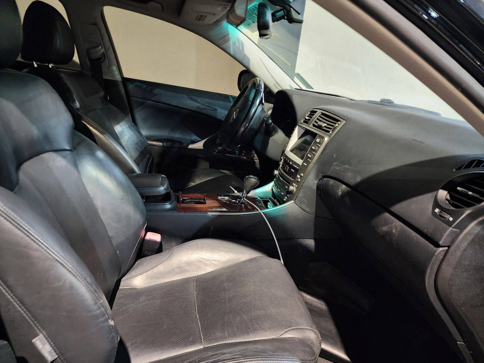 2007 LEXUS IS-350 — 215952 Miles — Lot 66820414 — Al Quoz - Marhaba Auctions Used Cars - Image 8