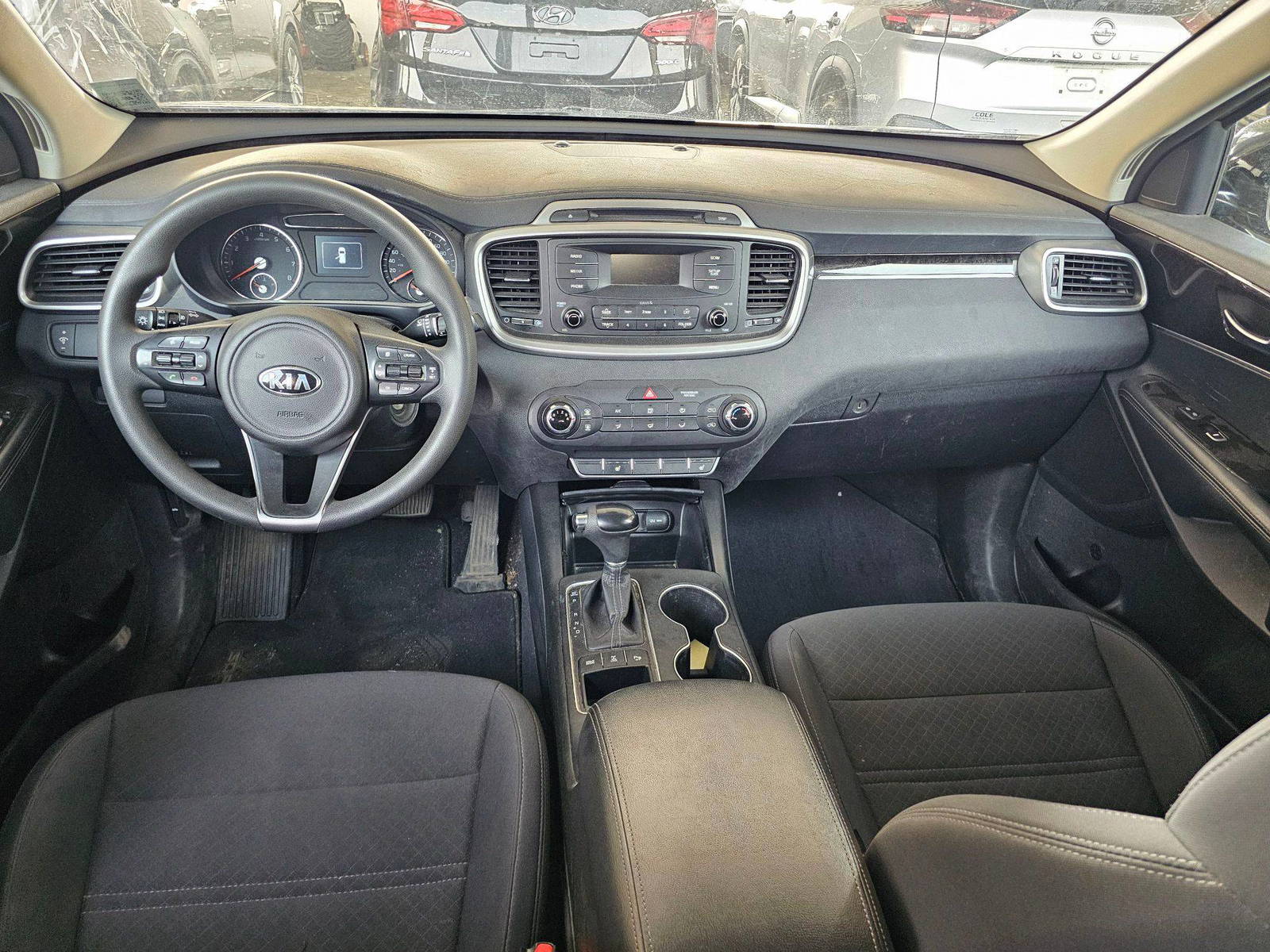 2016 KIA SORENTO — 178727 KM — Lot 40013475 — Souq - Marhaba Auctions Used Cars - Image 7