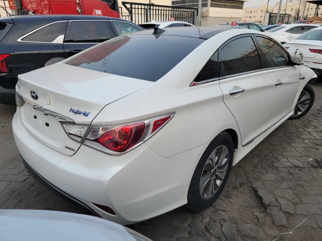2015 HYUNDAI SONATA — 96698 Miles — Lot 45FA121983 — Main - Marhaba Auctions Used Cars - Image 4